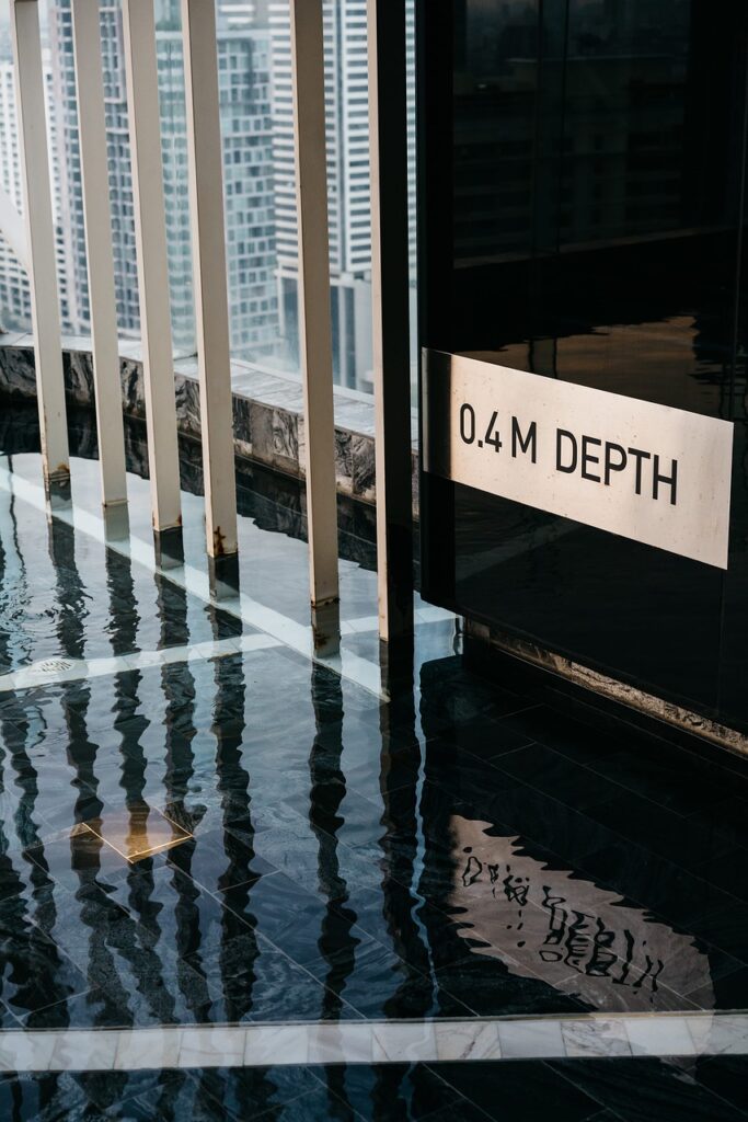 プール付きホテルで家族旅行に最適な宿泊先は？